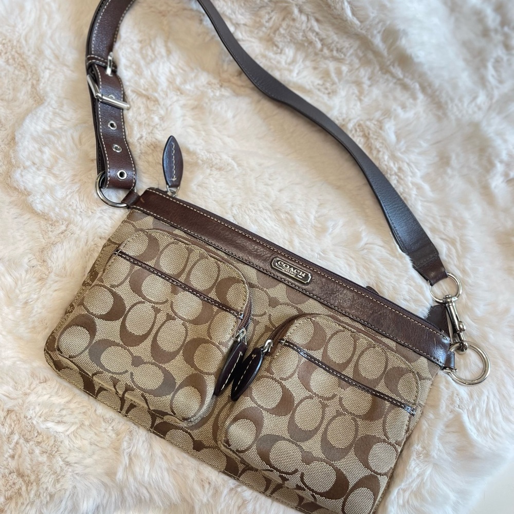 SOLD‼️Coach Tan and Brown Crossbody Bag